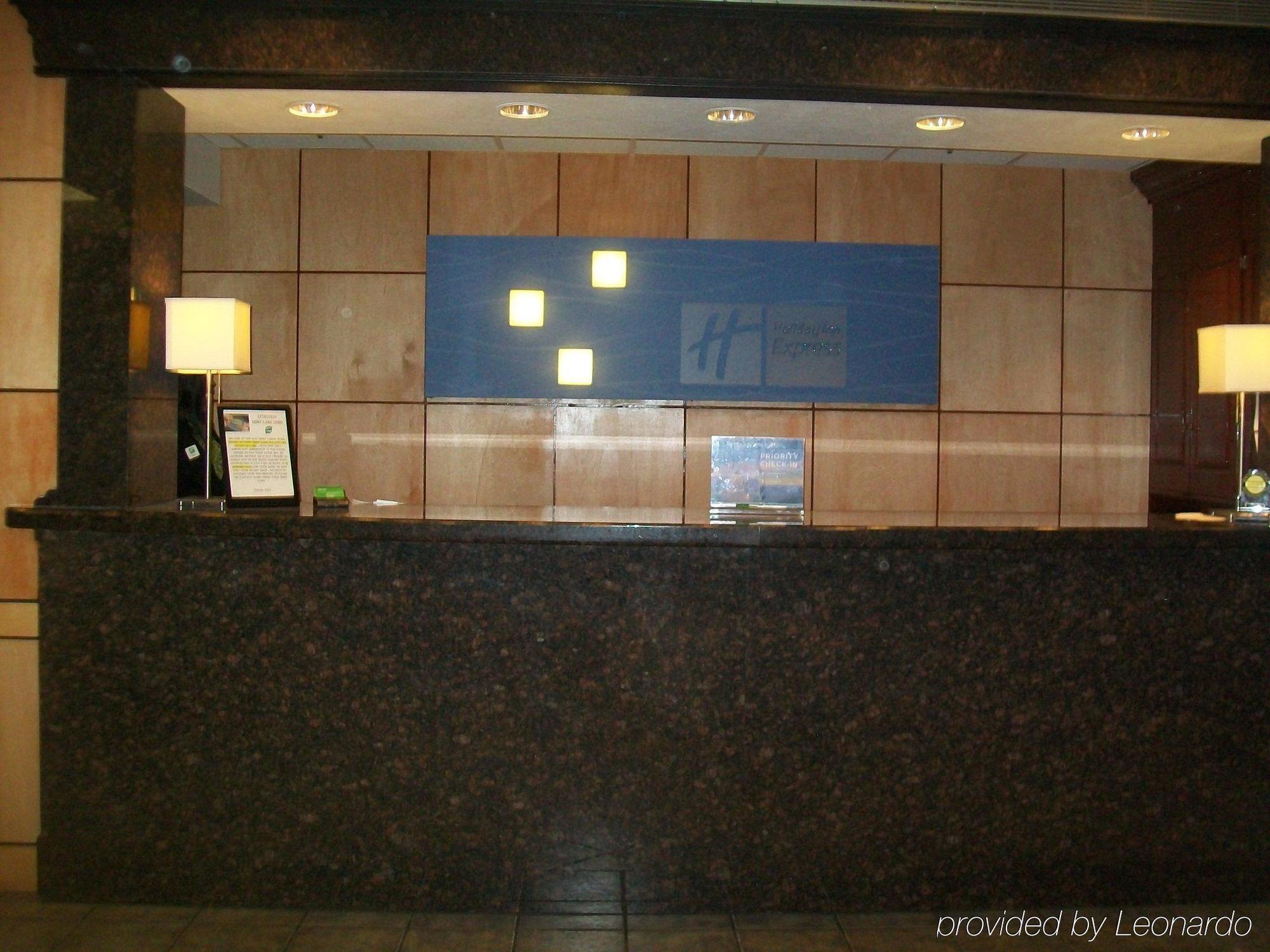 Holiday Inn Express Aberdeen-Chesapeake House By Ihg Beltér fotó